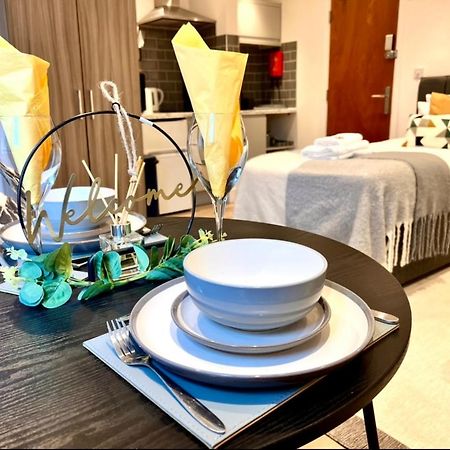 Modern Studio In City Centre 사우샘프턴 외부 사진