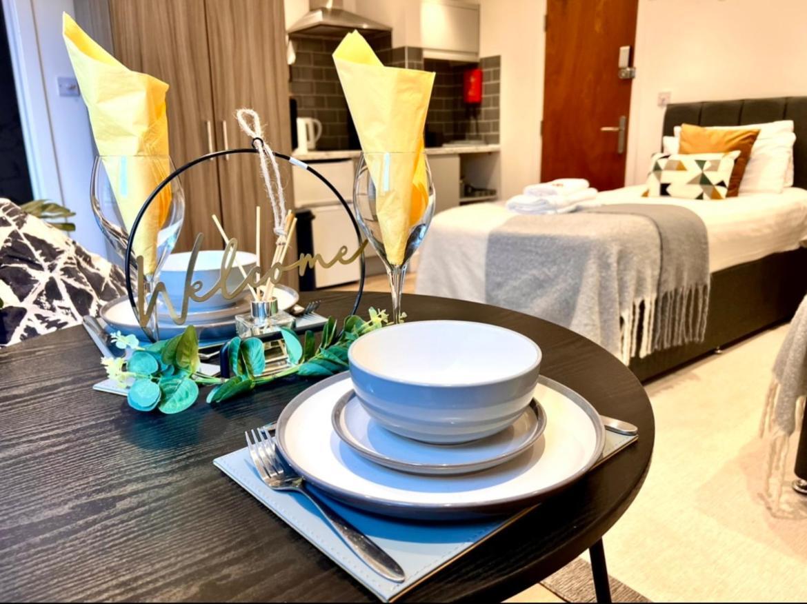 Modern Studio In City Centre 사우샘프턴 외부 사진